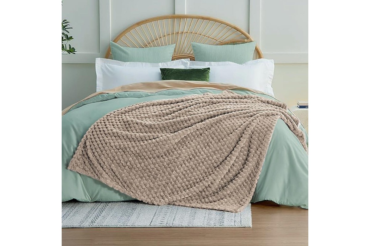 Κουβέρτα Ανάγλυφη Βελουτέ Beige Μονή 150x200cm