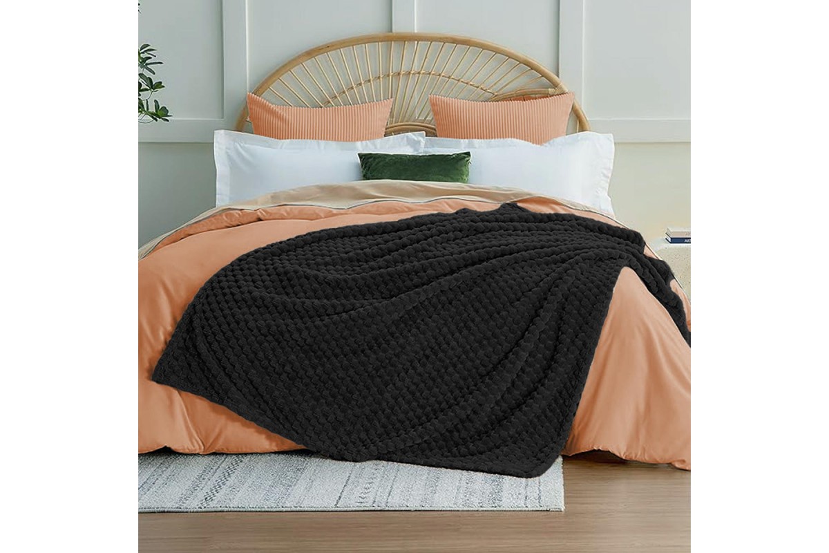 Κουβέρτα Ανάγλυφη Βελουτέ Black Μονή 150x200cm
