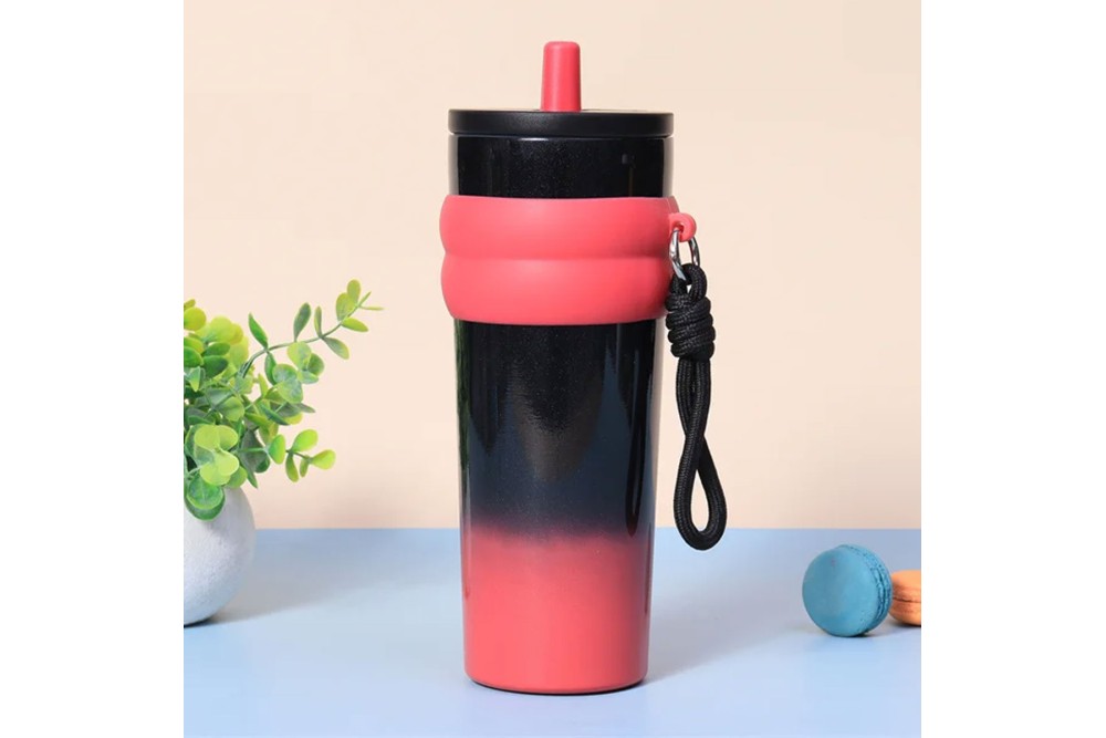 Ποτήρι - Θερμός με διπλό τοίχωμα και προστασία σιλικόνης 720ml.