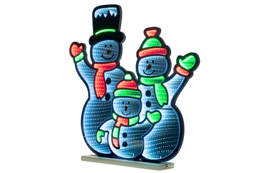 ΦΩΤΙΖΟΜΕΝΗ ΟΙΚΟΓΕΝΕΙΑ ΧΙΟΝΑΝΘΡΩΠΩΝ 65Χ65ΕΚ ΣΕ ΞΥΛΙΝΗ ΒΑΣΗ