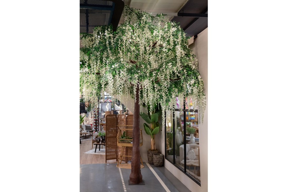 ΔΕΝΤΡΟ 500EK ΜΕ ΠΡΑΣΙΝΑ ΦΥΛΛΑ ΚΑΙ ΛΕΥΚΑ ΚΡΕΜΑΣΤΑ ΑΝΘΗ