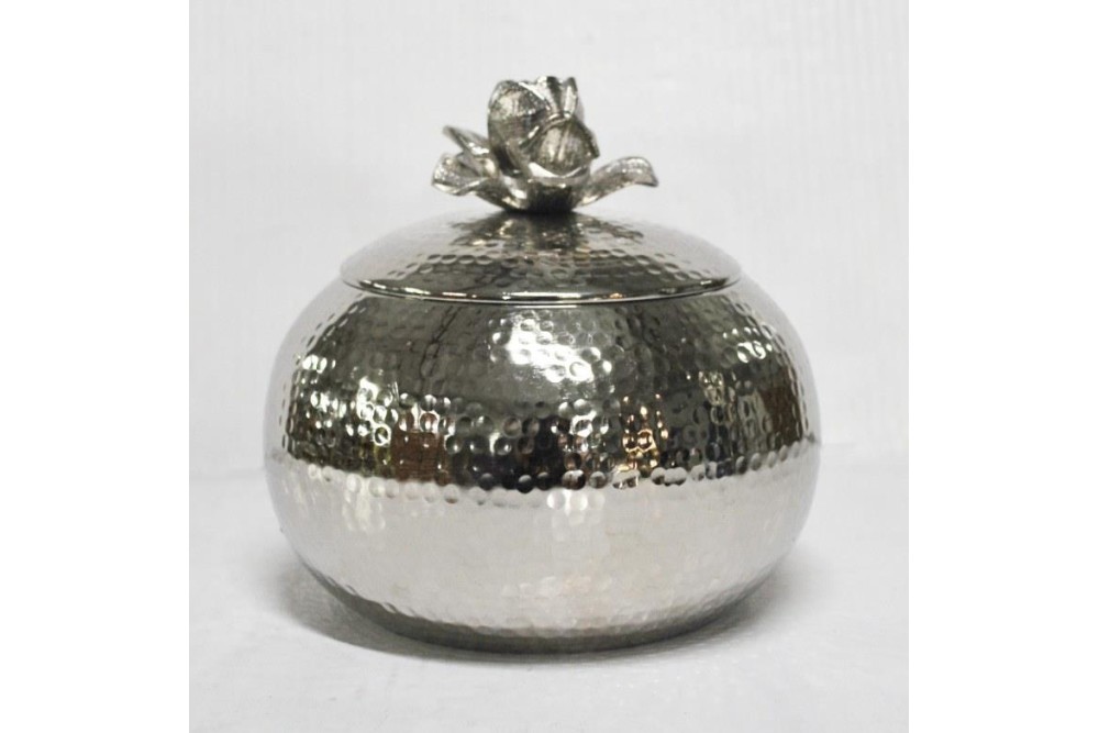 Μεταλλική Ασημί Φοντανιέρα με Διακοσμητικό Καπάκι Λουλούδι 16.5x16.5x15cm Μεταλλική Ασημί Φοντανιέρα με Διακοσμητικό Καπάκι Λουλούδι 16.5x16.5x15cm