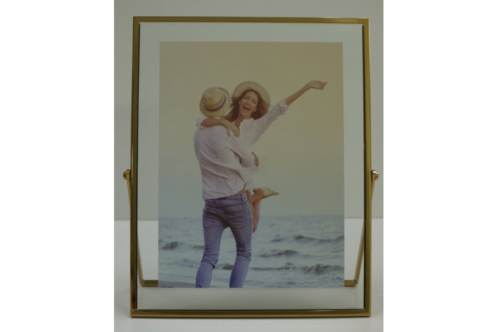 Κορνίζα Γυάλινη Με Χρυσό Μεταλλικό Πλαίσιο 13x18cm