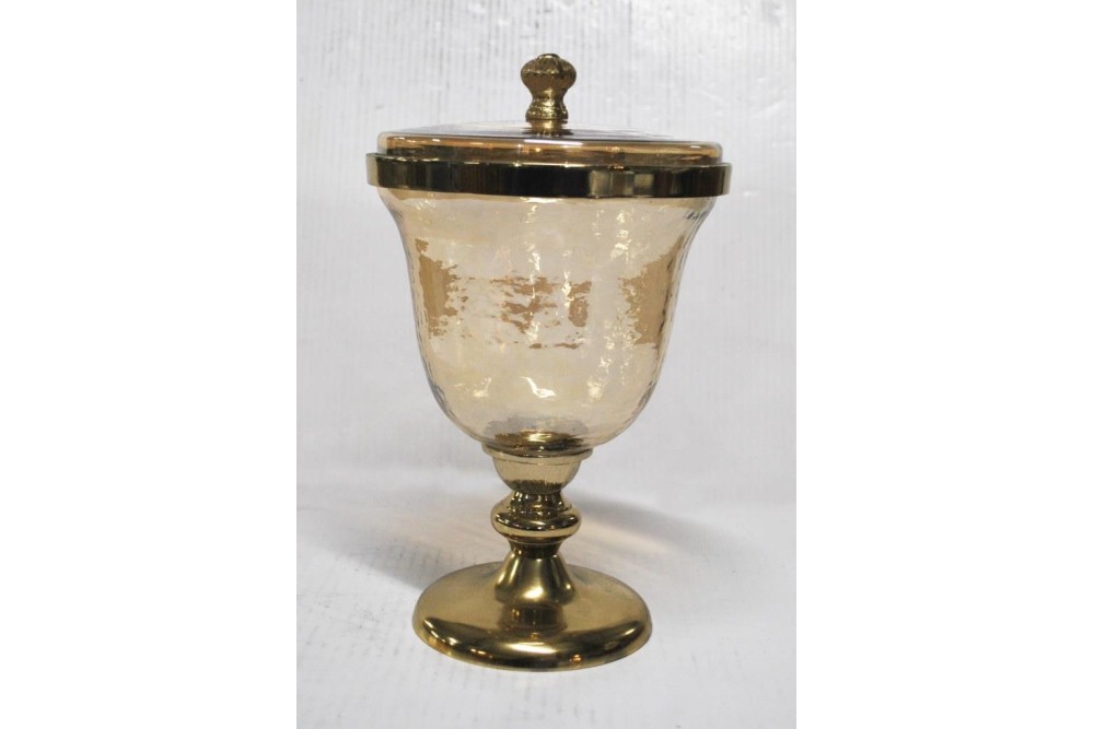 Διακοσμητική Μελί Γυάλινη Φοντανιέρα Με Χρυσό Μεταλλικό Καπάκι Και Αντικέ Πόδι 15x15x27cm