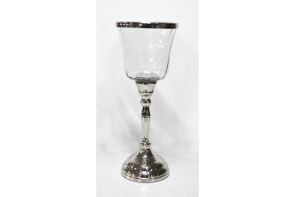 Διακοσμητικό Γυάλινο Βάζο Mε Μεταλλική Aσημί Βάση & Στεφάνι 11.5x11.5x28.5cm Διακοσμητικό Γυάλινο Βάζο Mε Μεταλλική Aσημί Βάση & Στεφάνι 11.5x11.5x28.5cm