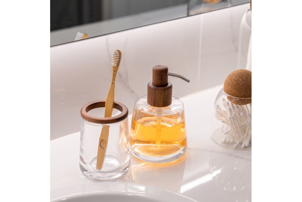 ESTIA ΑΝΤΛΙΑ ΣΑΠΟΥΝΙΟΥ ALLURE 320ml ΓΥΑΛΙΝΗ