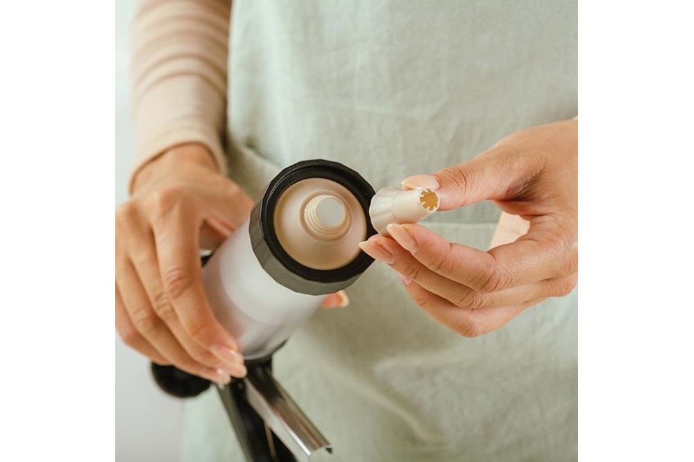 Μπισκοτομηχανή-κορνέ "Misty" με ανοξείδωτο έμβολο, σετ 23τεμ 22cm Μπισκοτομηχανή-κορνέ "Misty" με ανοξείδωτο έμβολο, σετ 23τεμ 22cm