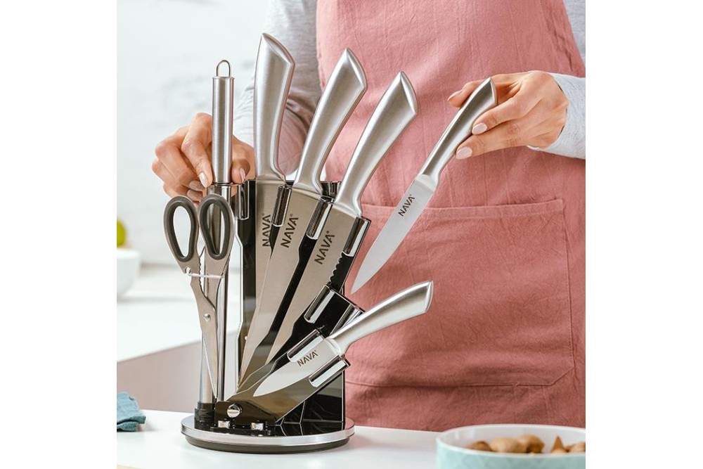 Ατσάλινα μαχαίρια ανοξείδωτα σε ακρυλική βάση σετ 8 τεμαχίων Ατσάλινα μαχαίρια ανοξείδωτα σε ακρυλική βάση σετ 8 τεμαχίων