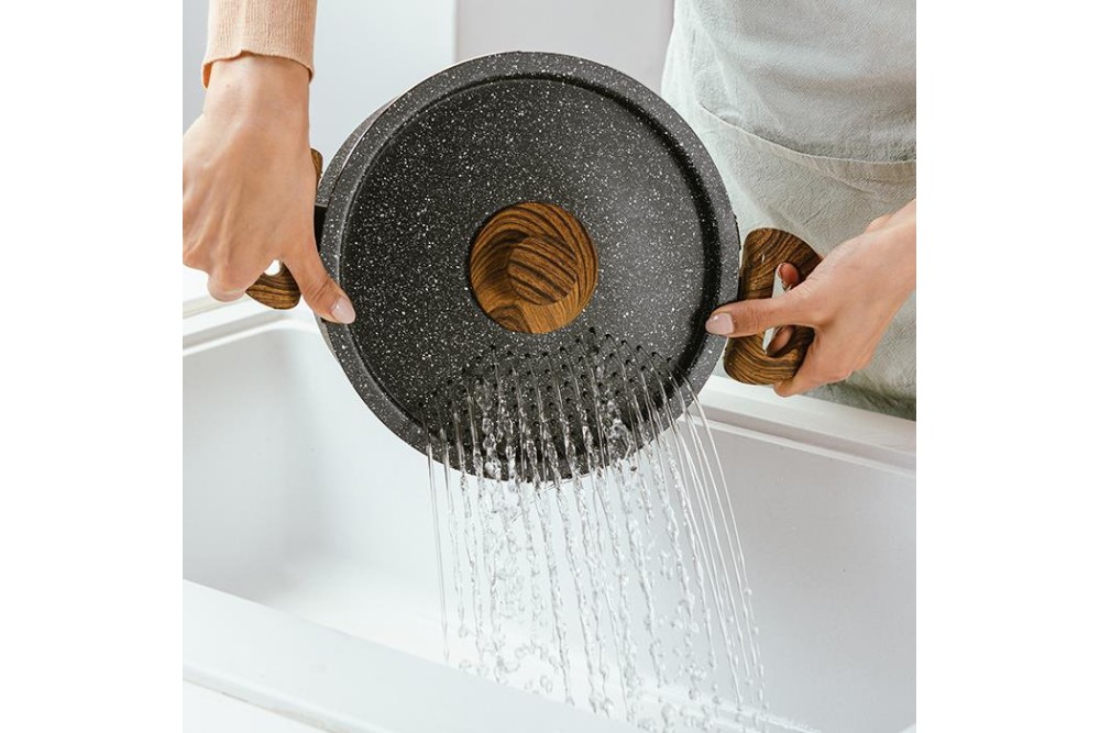 Κατσαρόλα με καπάκι-σουρωτήρι "Nature" και αντικολλητική επίστρωση stone 22cm Κατσαρόλα με καπάκι-σουρωτήρι "Nature" και αντικολλητική επίστρωση stone 22cm