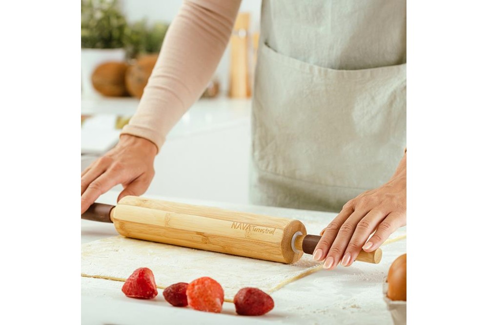 Ξύλινος πλάστης "Terrestrial" με χερούλια σιλικόνης 46cm Ξύλινος πλάστης "Terrestrial" με χερούλια σιλικόνης 46cm