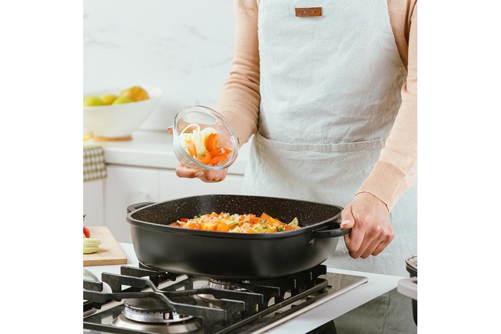 Τετράγωνη ημίχυτρα-γάστρα "Funtzio" με αντικολλητική επίστρωση stone 28cm Τετράγωνη ημίχυτρα-γάστρα "Funtzio" με αντικολλητική επίστρωση stone 28cm