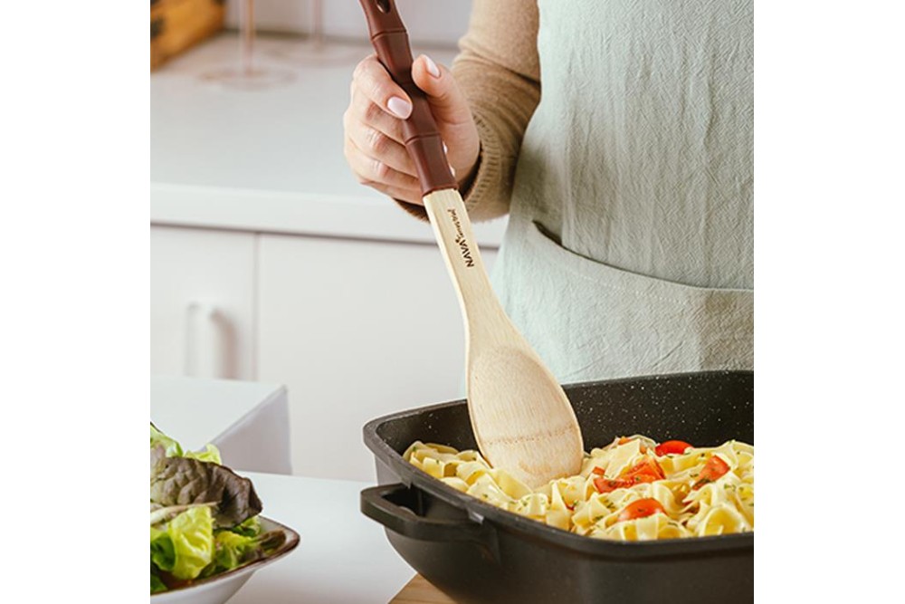 Κουτάλα ξύλινη "Terrestrial" με χερούλι σιλικόνης 30.5cm Κουτάλα ξύλινη "Terrestrial" με χερούλι σιλικόνης 30.5cm